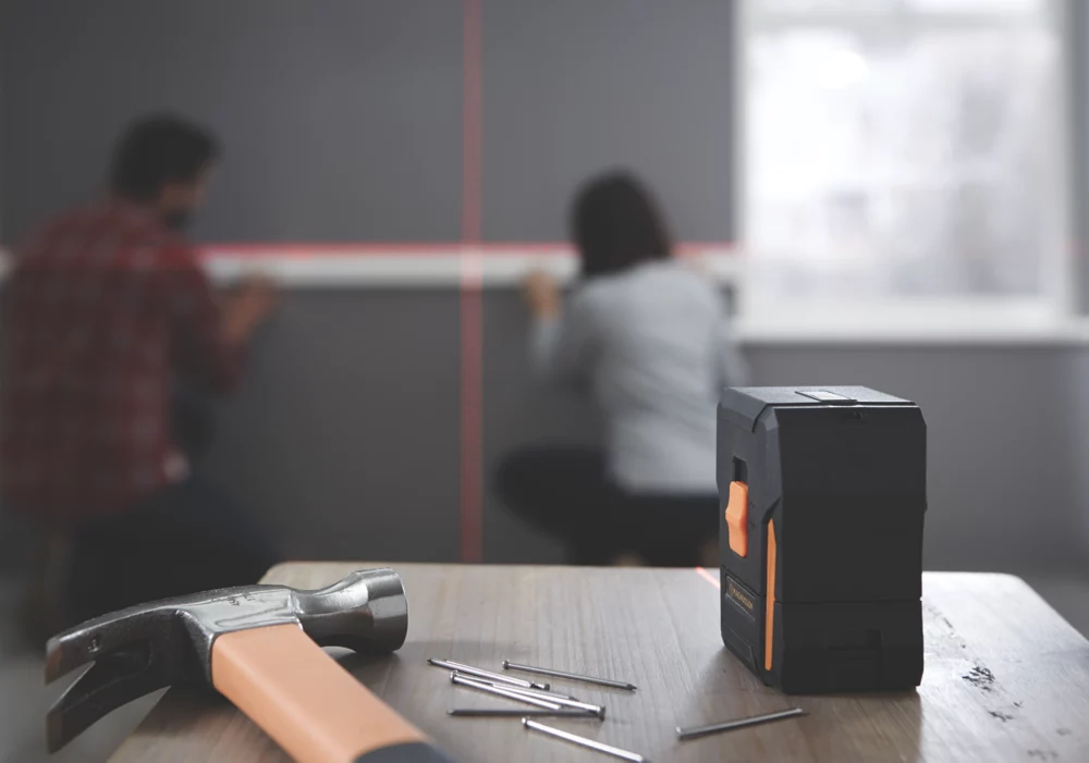 Magnusson IM0301 Red Self-Levelling Cross-Line Laser Level - Image 3