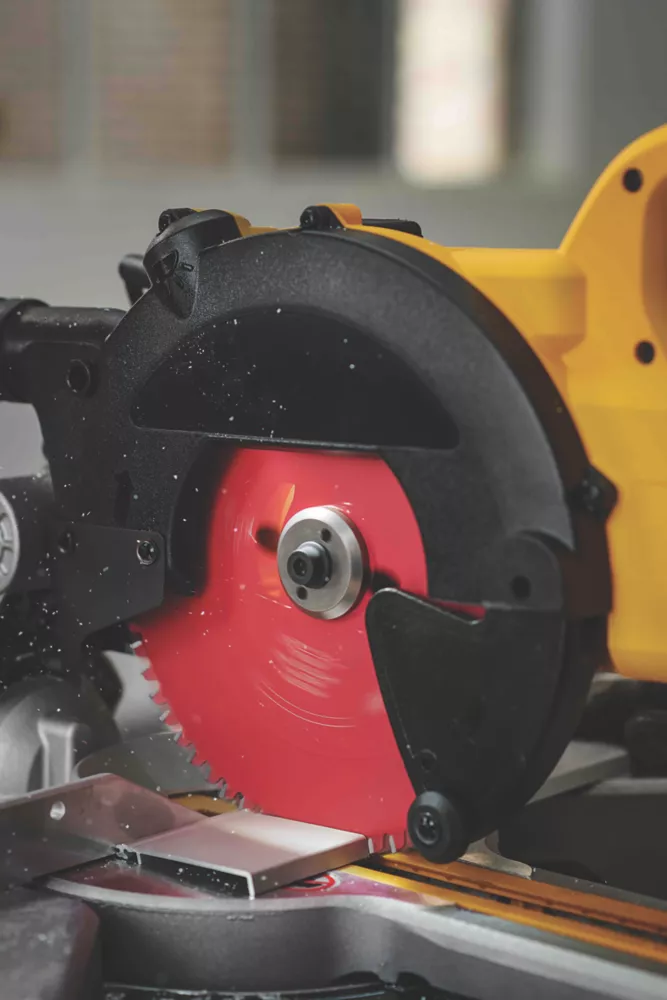 Freud Metal/Plastic Mitre Saw Blade 216 X 30mm 64T - Image 2